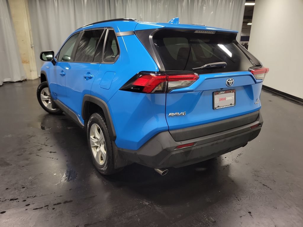Used 2021 Toyota RAV4 LE AWD/4WD image 6
