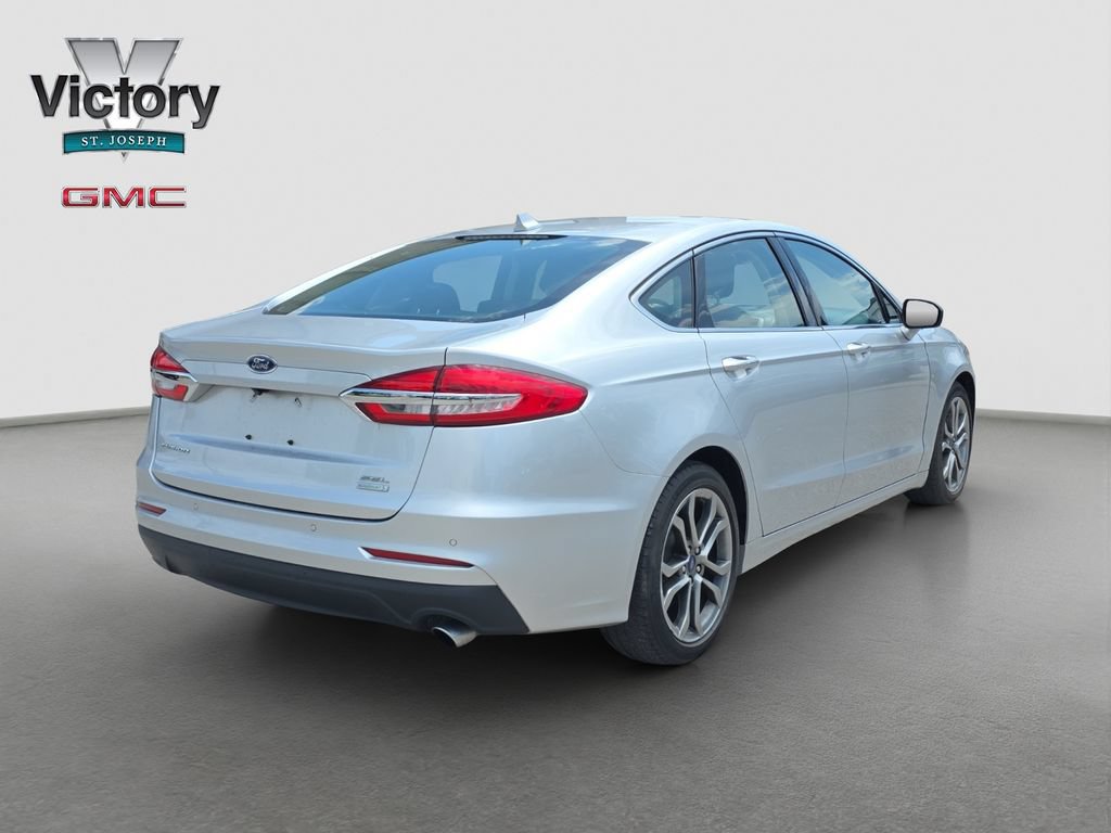 Used 2019 Ford Fusion SEL FWD image 18