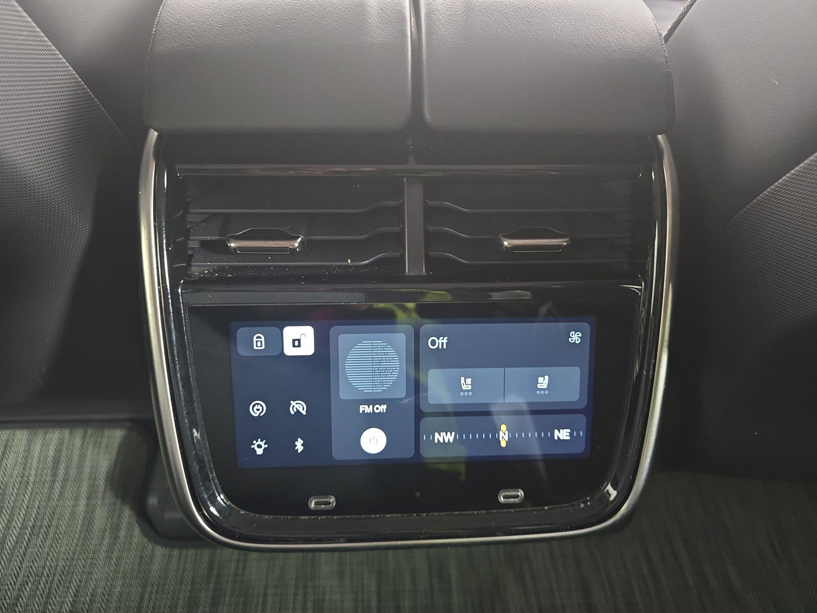 Used 2023 Rivian R1S Adventure image 30