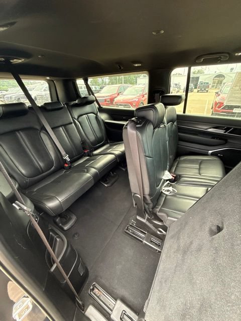 Used 2024 Jeep Wagoneer L Series II w/ Flexible Seating Group AWD/4WD image 26