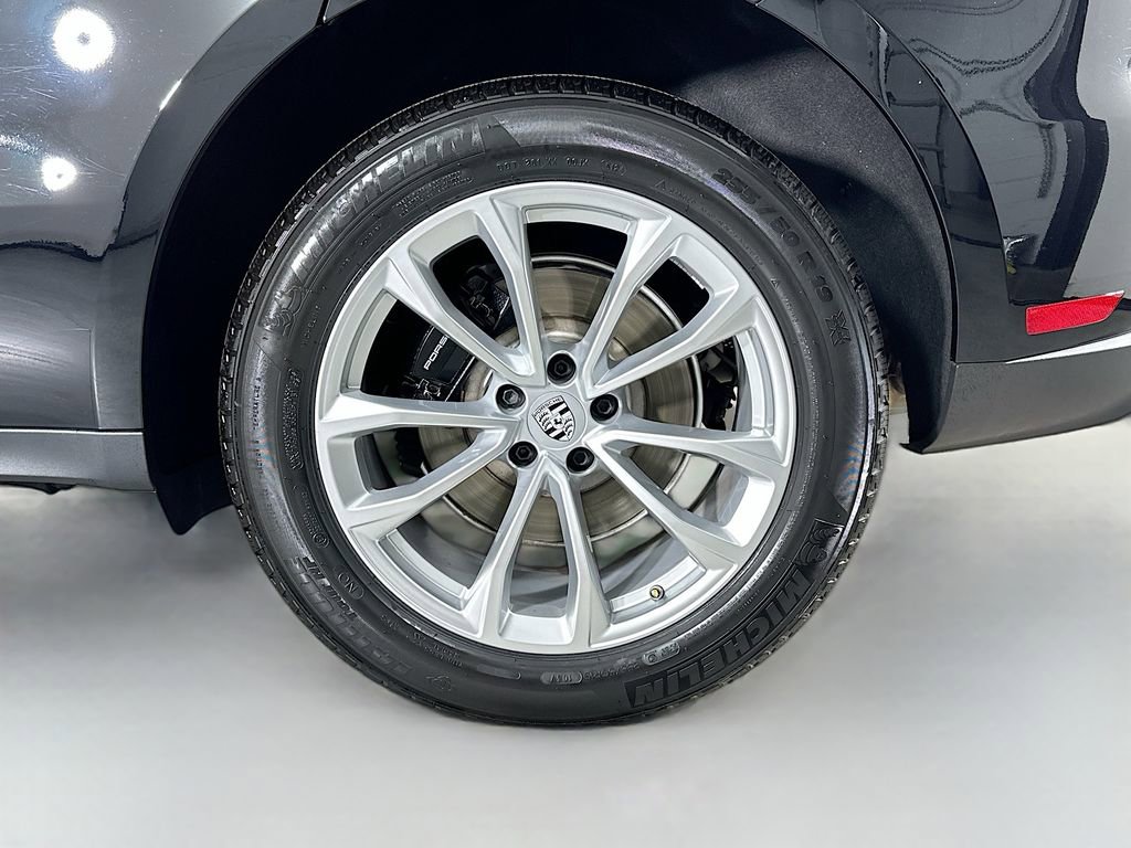 Used 2025 Porsche Macan image 33