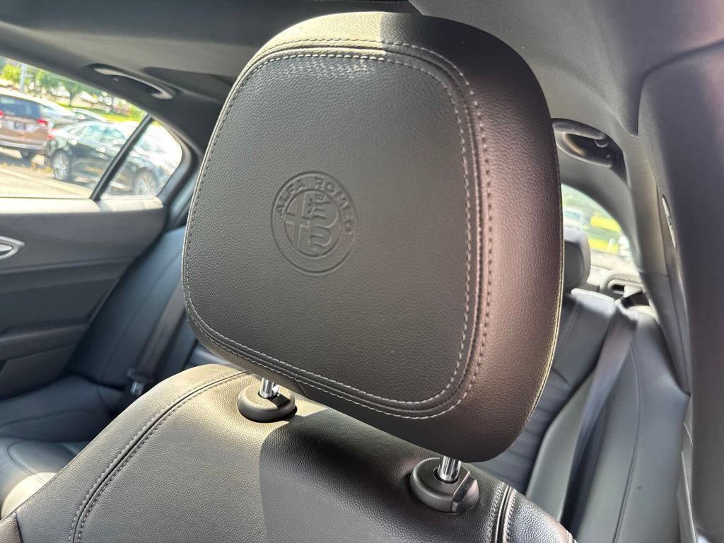 Used 2024 Alfa Romeo Giulia Veloce AWD/4WD image 33