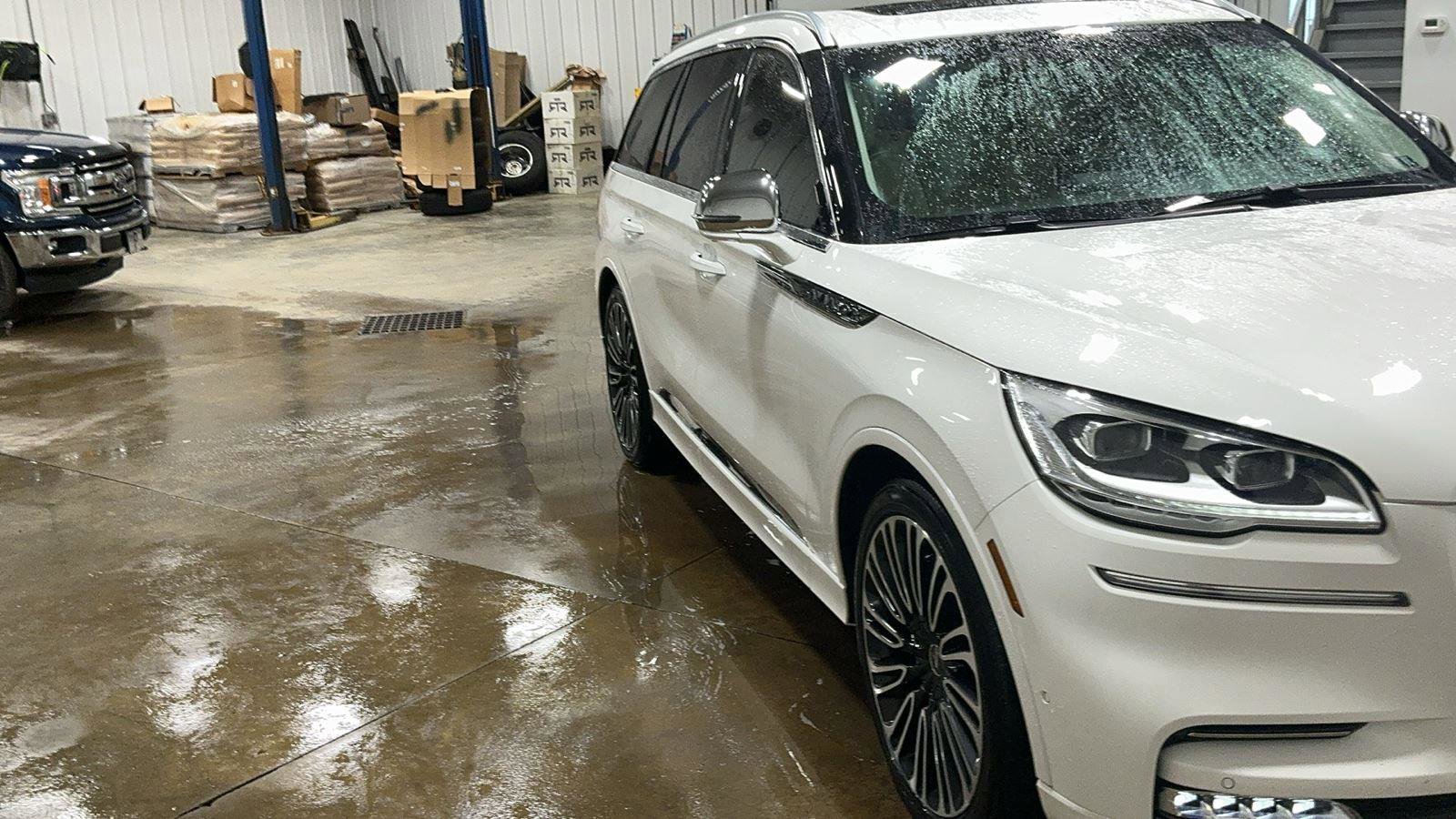 Used 2021 Lincoln Aviator Black Label w/ Dynamic Handling Package image 3