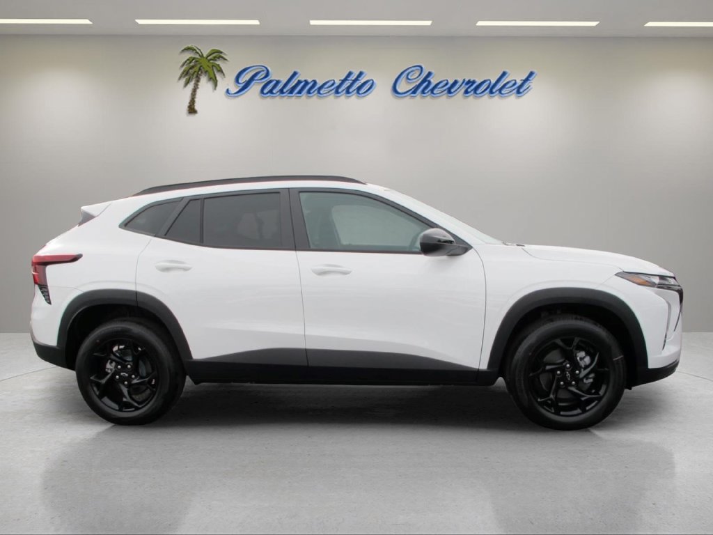 New 2026 Chevrolet Trax LT w/ Driver Confidence Package FWD image 2