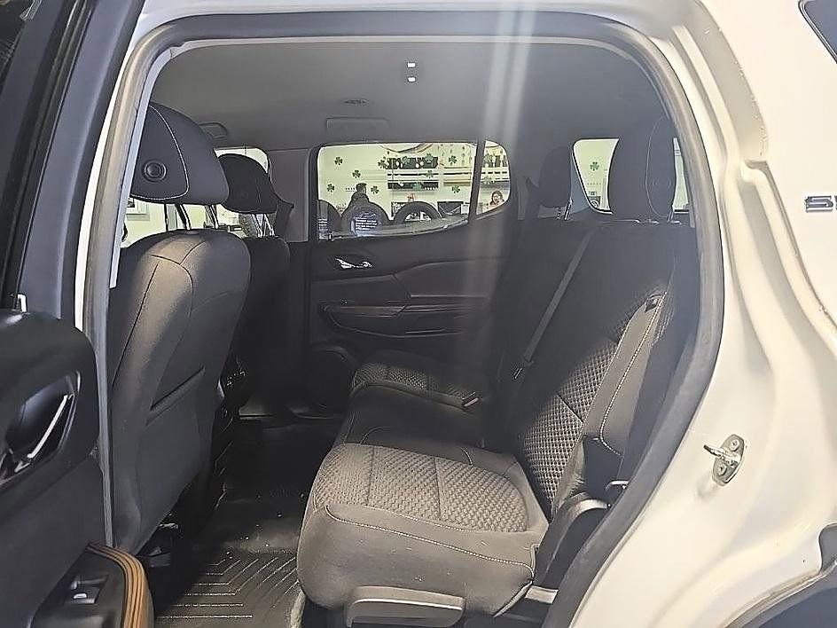 Used 2018 GMC Acadia SLE image 29