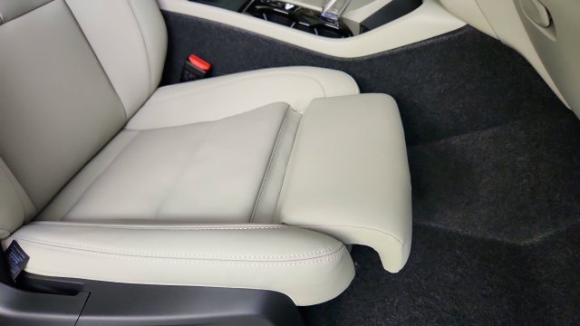 New 2026 Volvo XC40 B5 Plus w/ Protection Package Premier AWD/4WD image 34