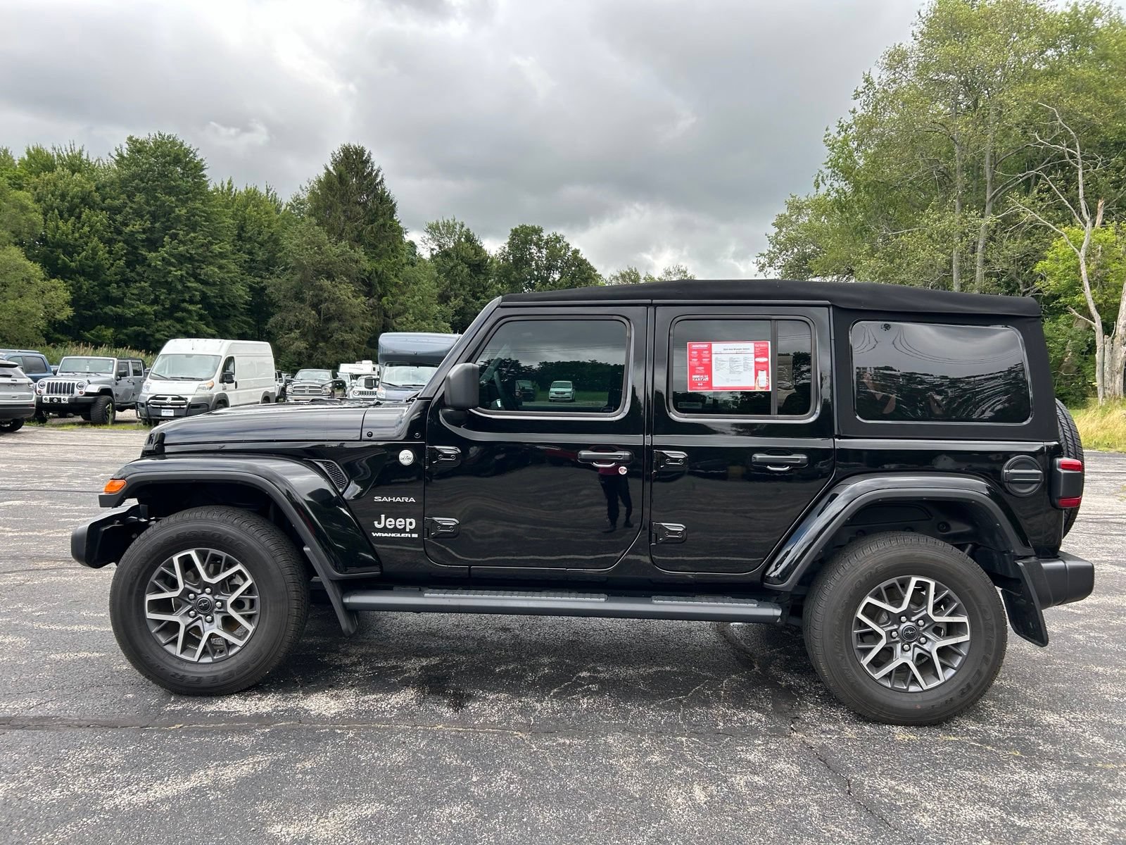 Certified 2024 Jeep Wrangler Unlimited Sahara w/ Safety Group AWD/4WD image 4
