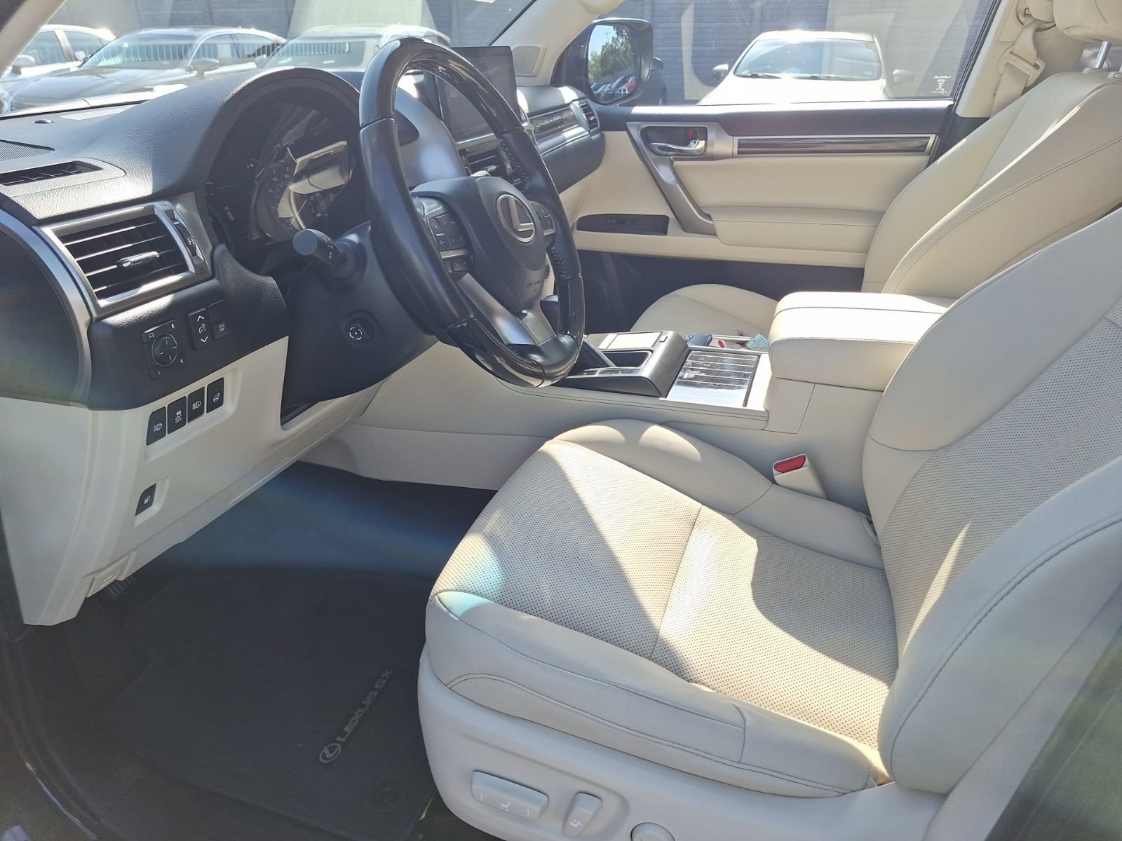 Used 2022 Lexus GX 460 Premium w/ Premium Package AWD/4WD image 14
