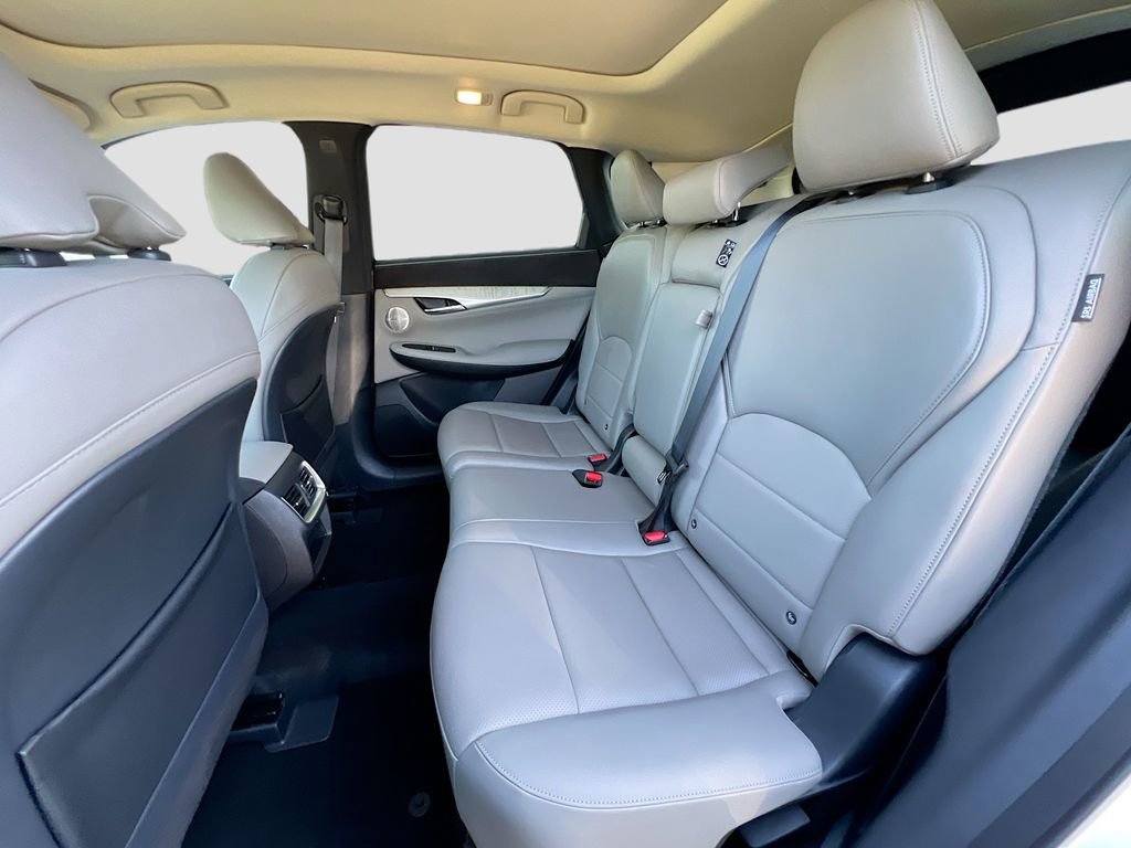 Used 2023 INFINITI QX50 Sensory image 26