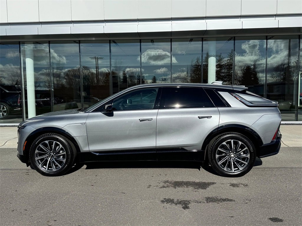 Used 2025 Cadillac Lyriq Sport image 2