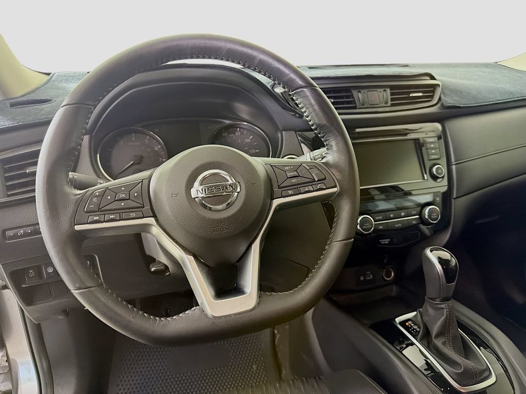 Used 2020 Nissan Rogue SV FWD image 13