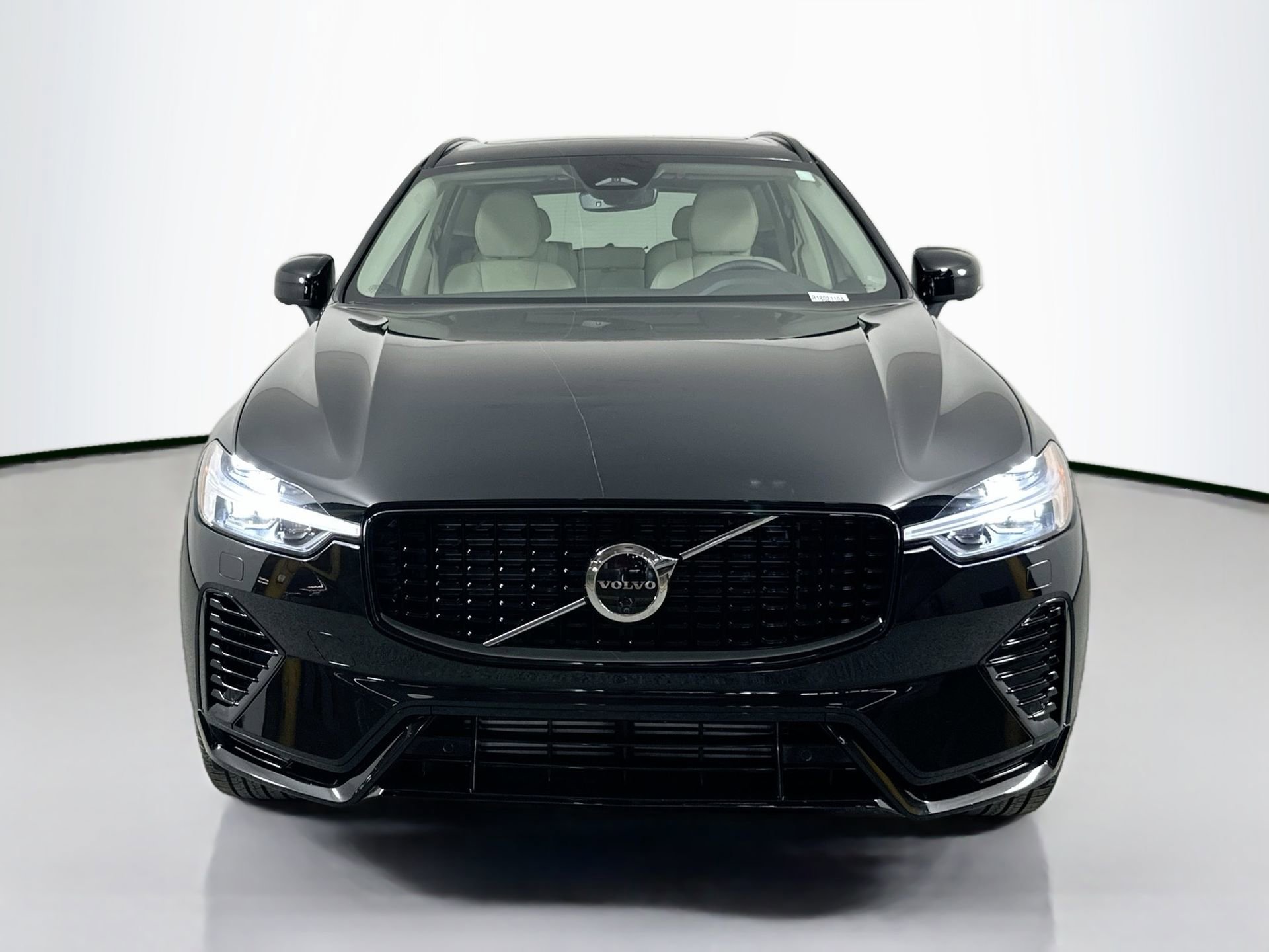 Used 2024 Volvo XC60 T8 Plus w/ Protection Package Premier video 2