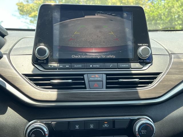 Used 2024 Nissan Altima 2.5 SV FWD image 18