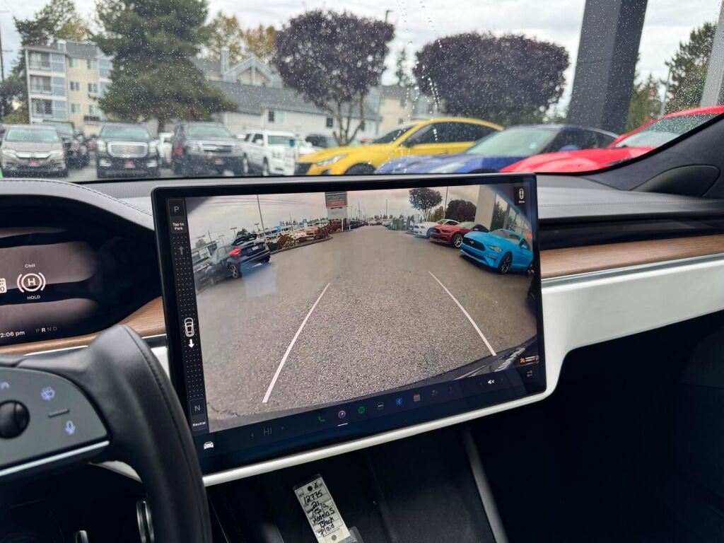 Used 2021 Tesla Model S Plaid image 18