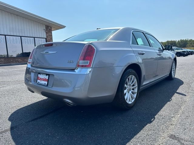 Used 2014 Chrysler 300 RWD image 18