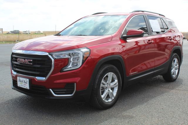 Used 2022 GMC Terrain SLE w/ Driver Convenience Package FWD image 9