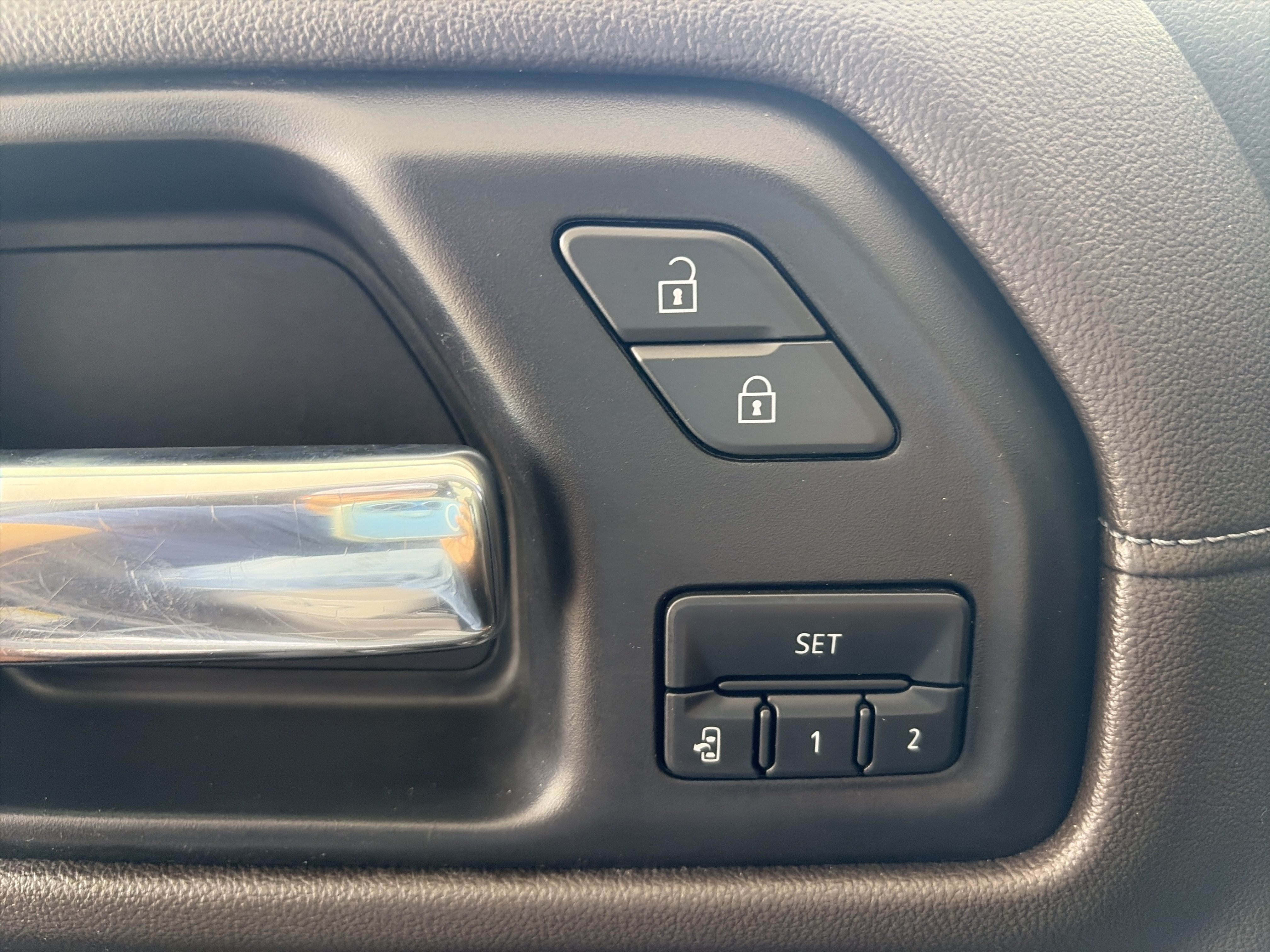 Used 2022 Chevrolet Silverado 1500 LTZ AWD/4WD image 24