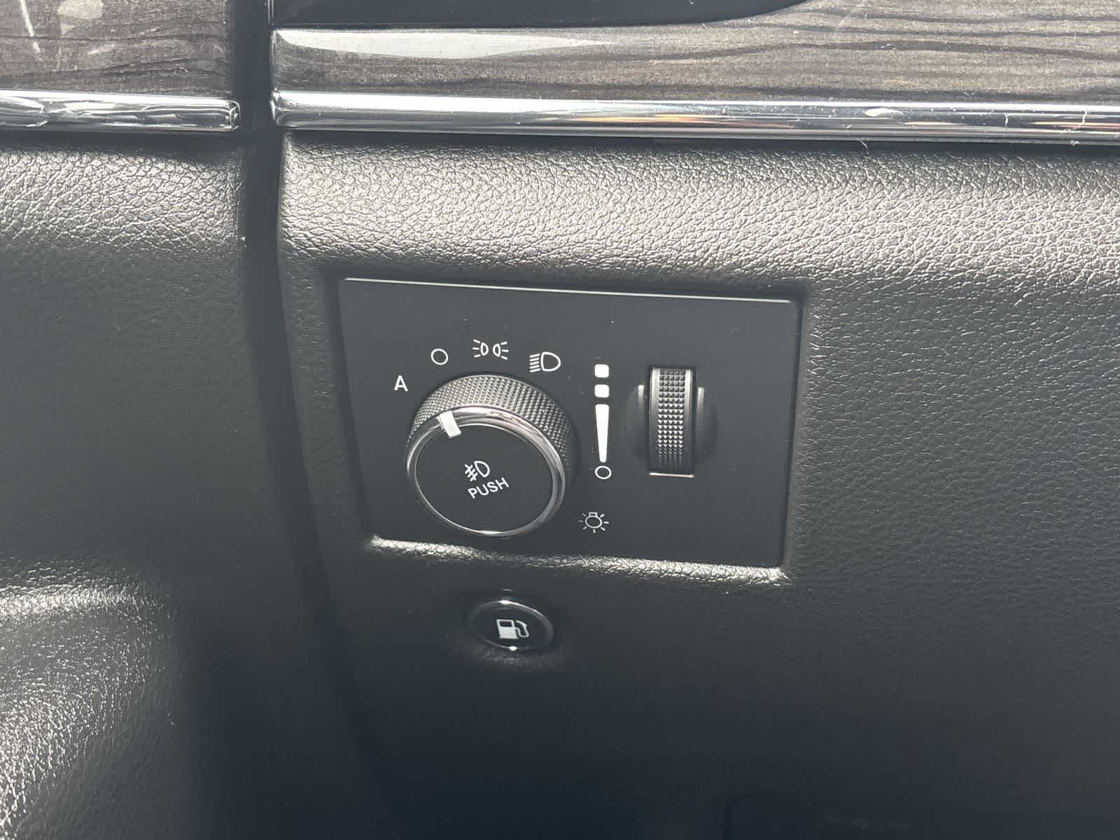Certified 2021 Jeep Grand Cherokee Overland AWD/4WD image 16