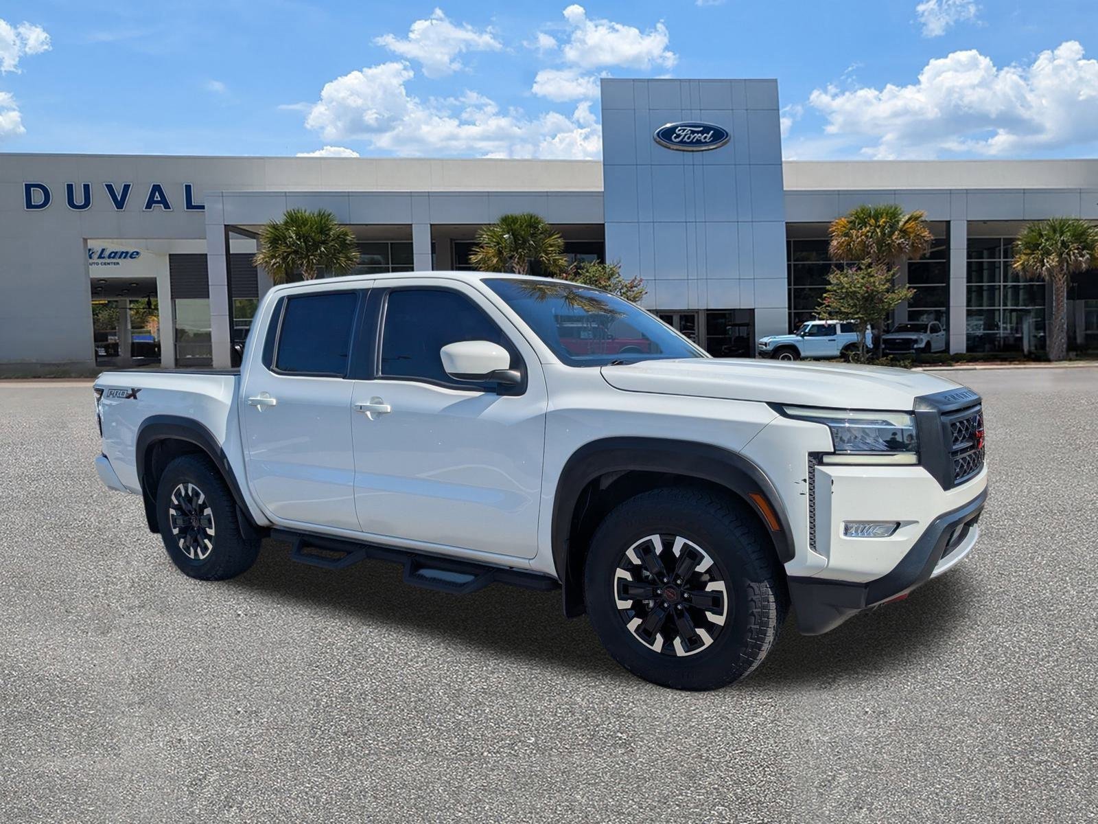 Used 2024 Nissan Frontier Pro-X w/ Tow Package image 2