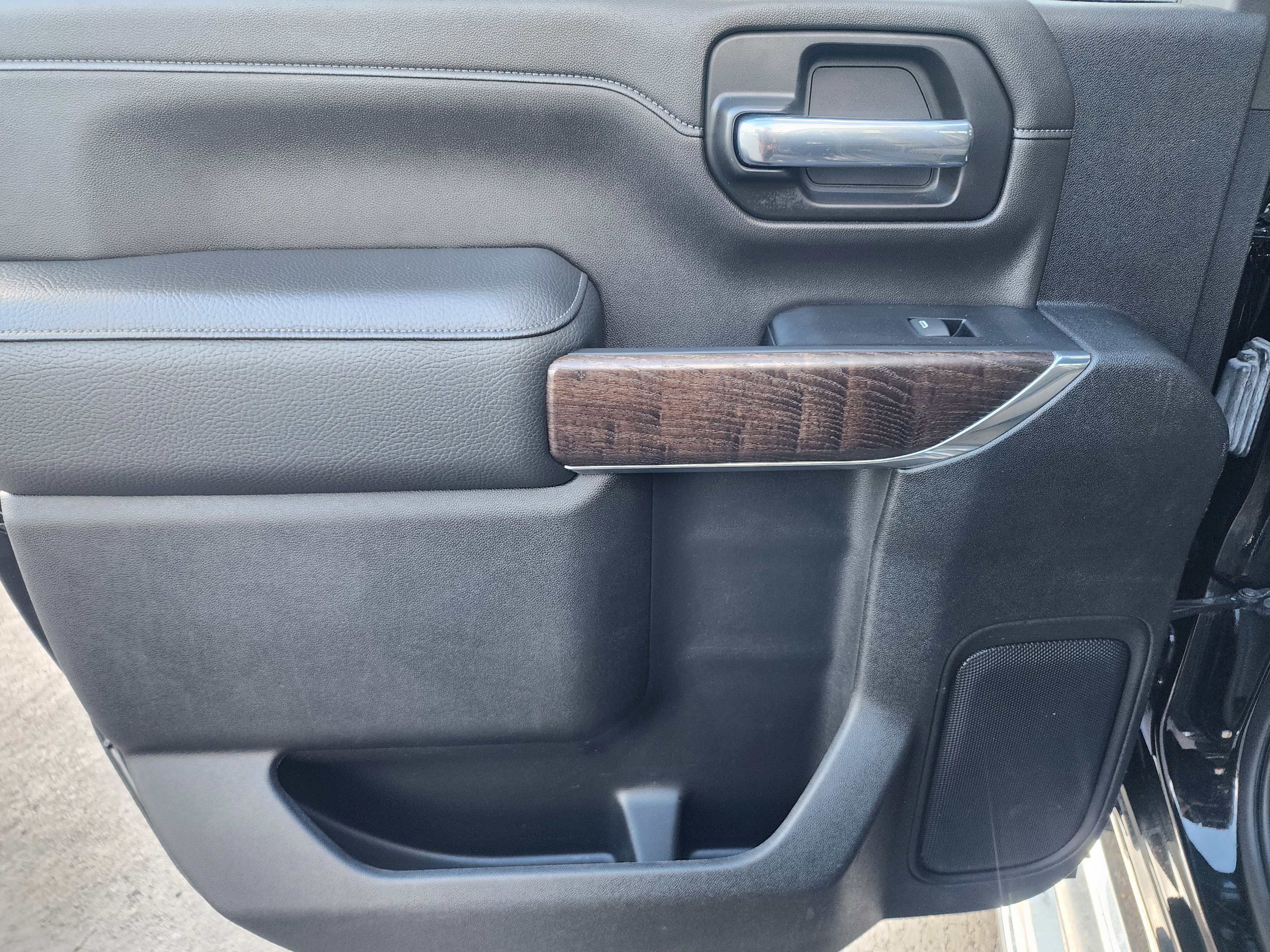 Used 2022 GMC Sierra 3500 Denali image 17