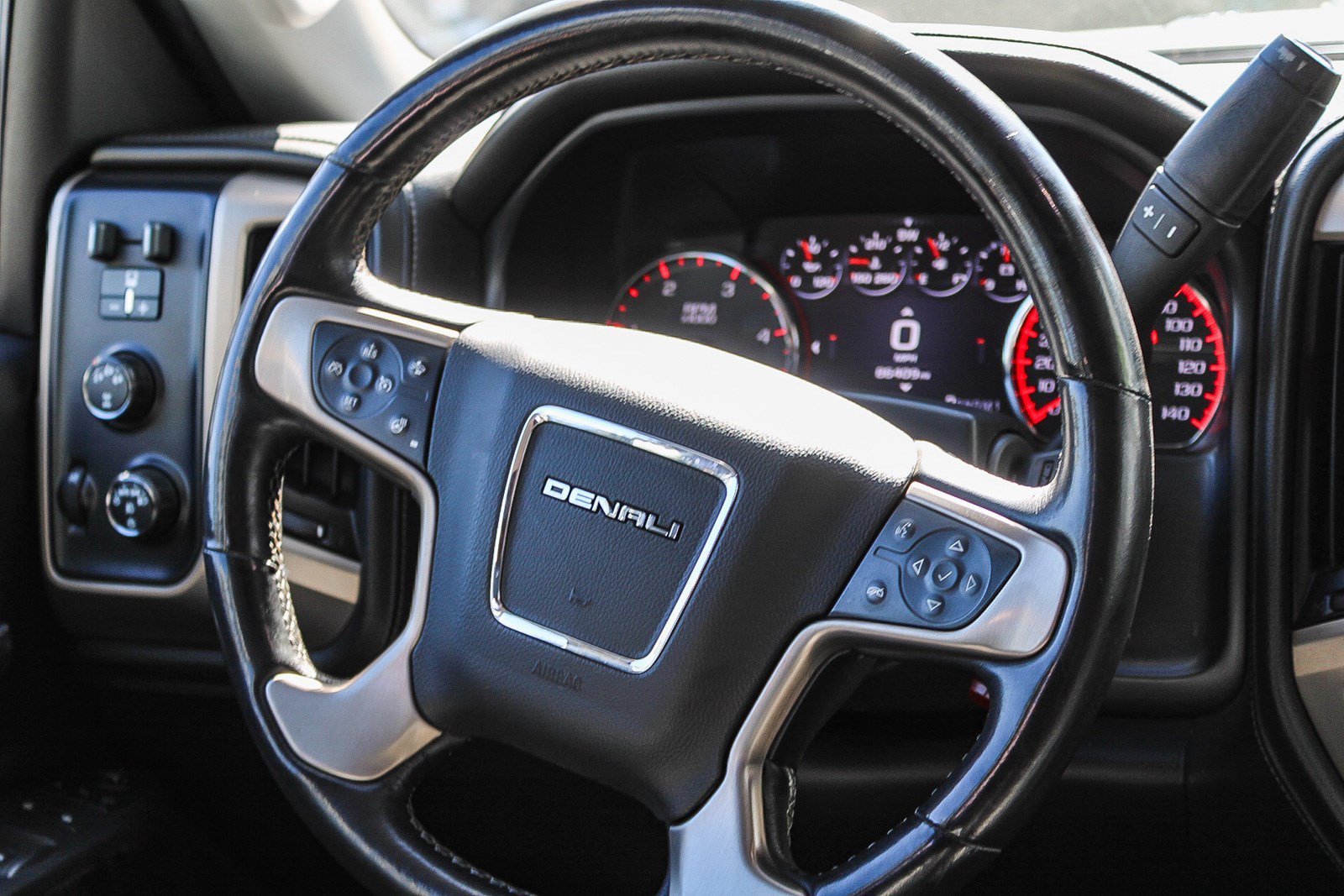 Used 2015 GMC Sierra 2500 Denali w/ Duramax Plus Package AWD/4WD image 17