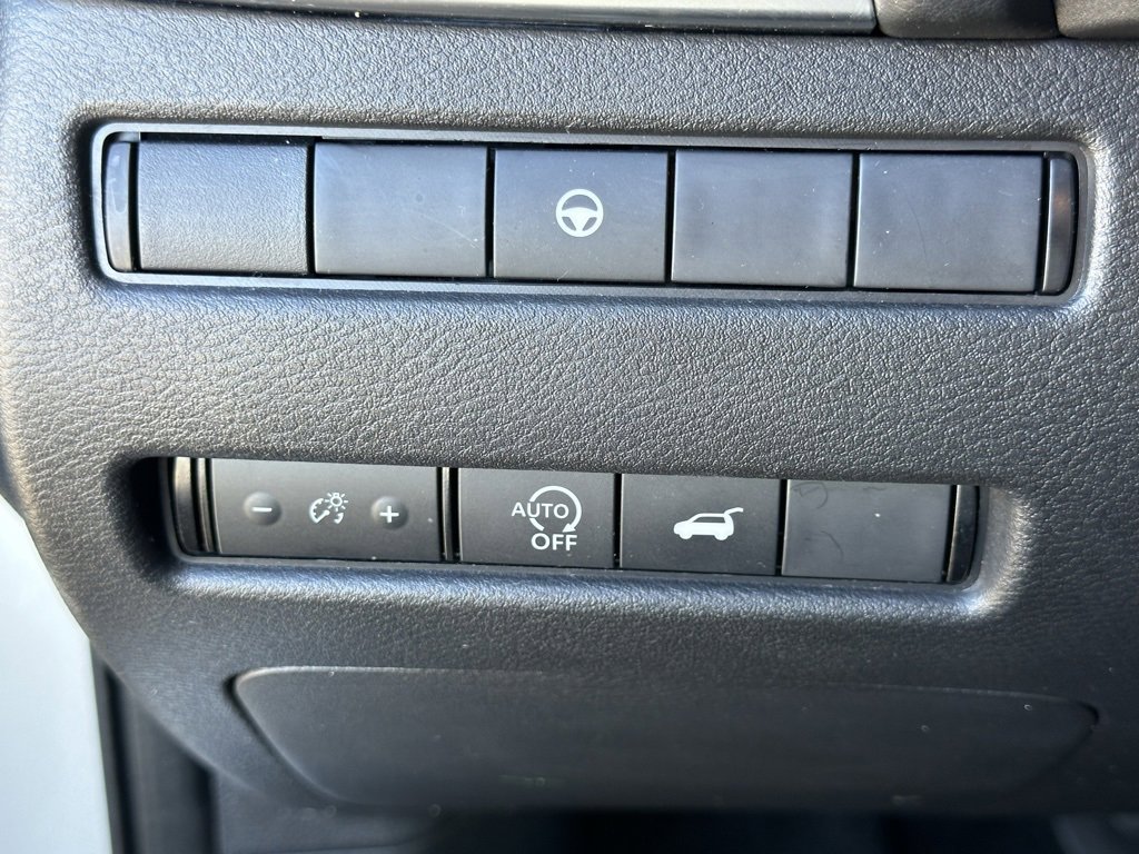 Used 2024 Nissan Rogue SV image 29