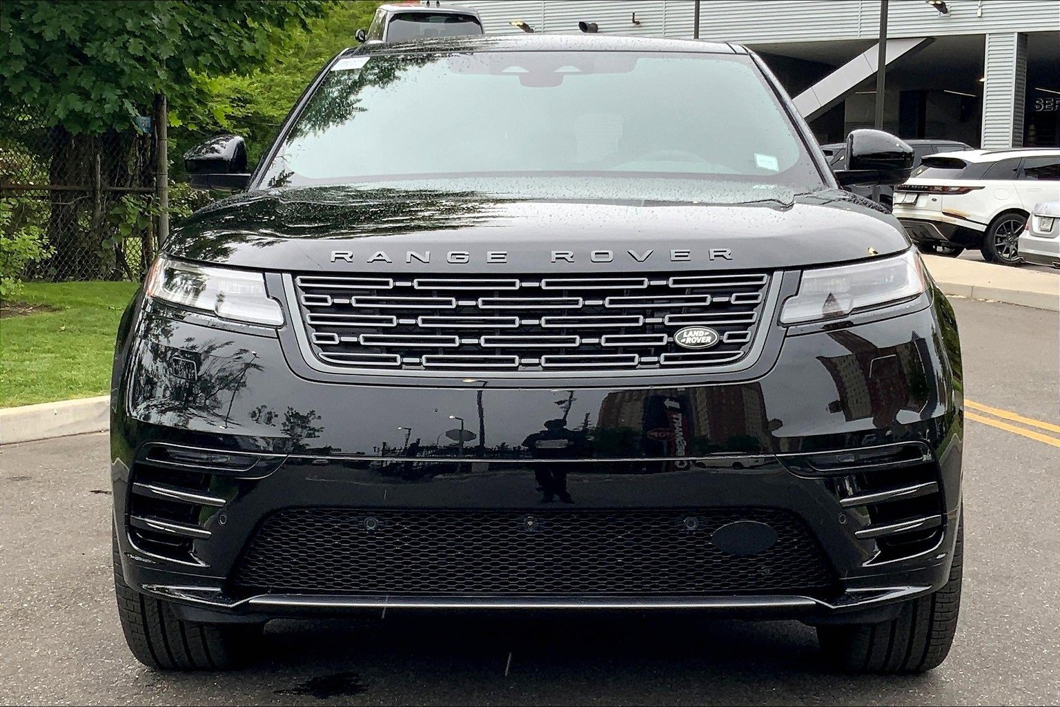 New 2026 Land Rover Range Rover Velar Dynamic SE image 3