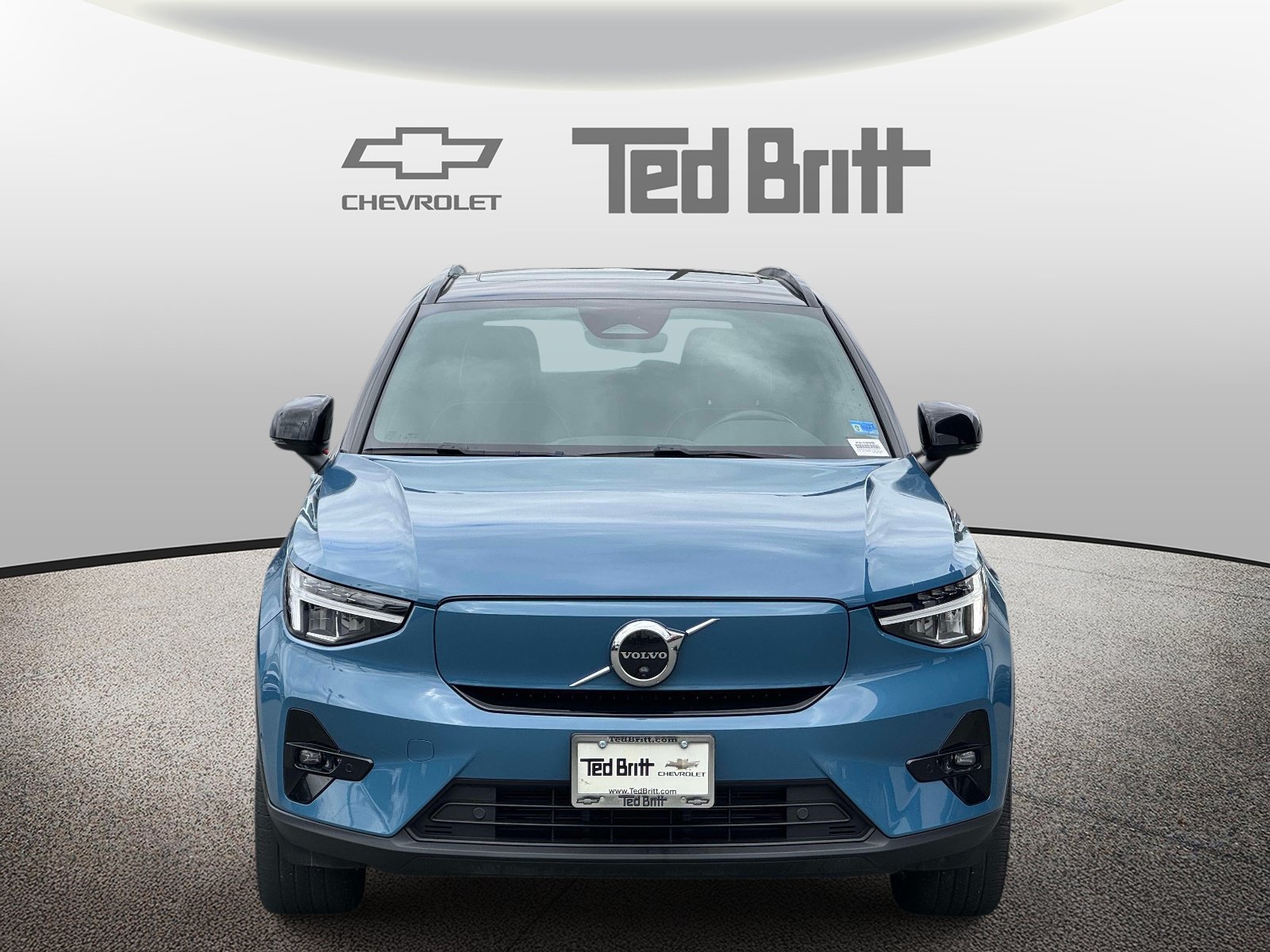 Used 2023 Volvo XC40 Recharge Plus w/ Protection Package Premier AWD/4WD image 2