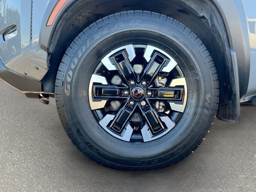 Used 2023 Nissan Frontier PRO-4X w/ Tow Package AWD/4WD image 28