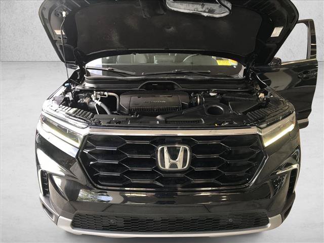 Certified 2024 Honda Pilot Touring image 18