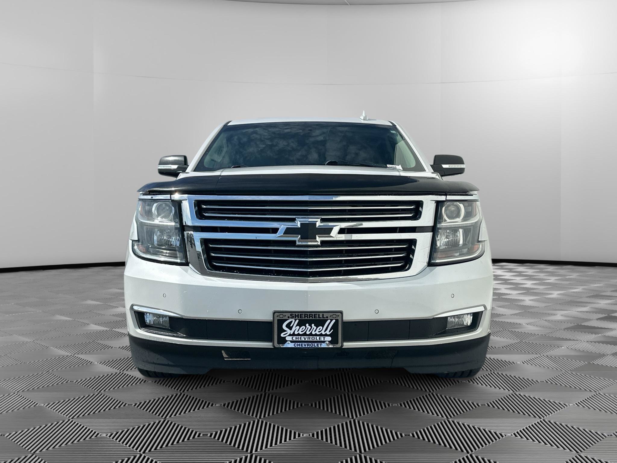 Used 2017 Chevrolet Suburban Premier AWD/4WD image 2