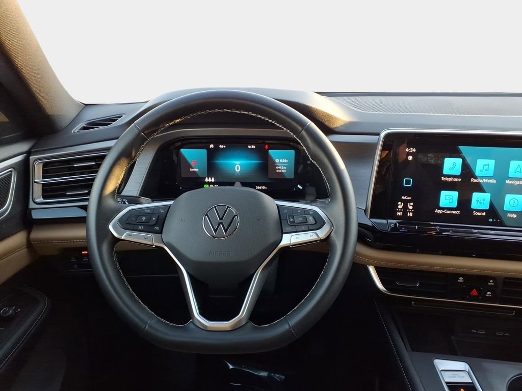 Used 2024 Volkswagen Atlas Cross Sport SE image 11