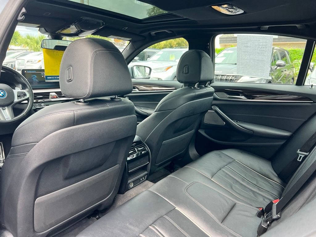 Used 2022 BMW 530e xDrive w/ Premium Package AWD/4WD image 59