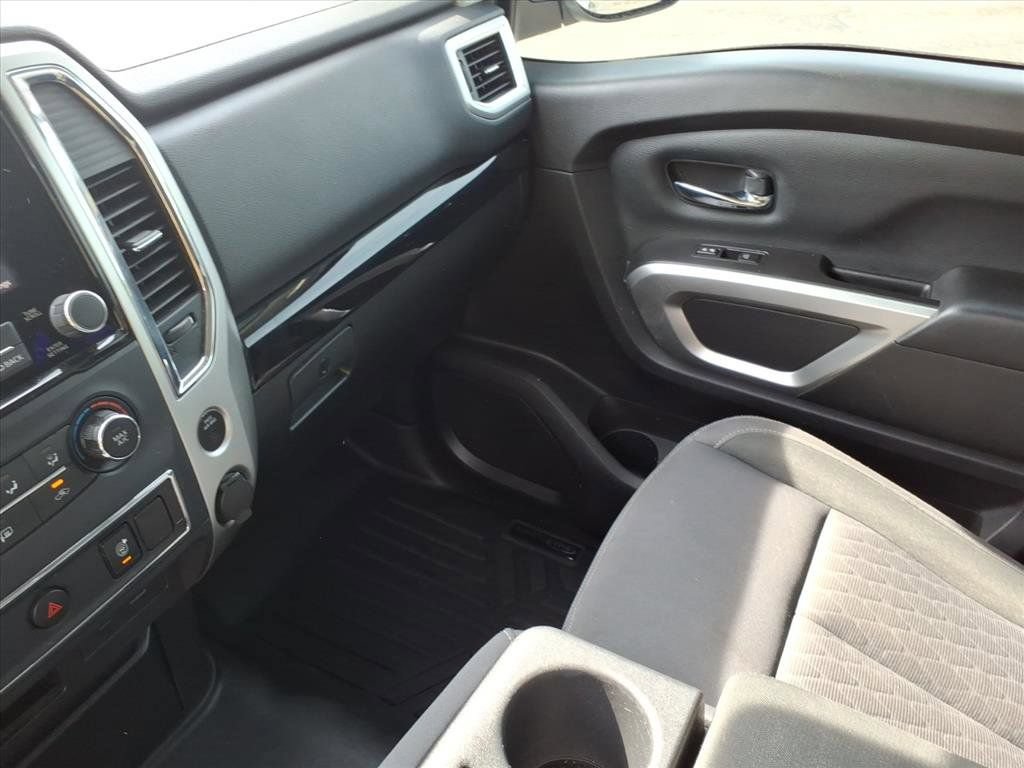 Used 2021 Nissan Titan SV AWD/4WD image 33