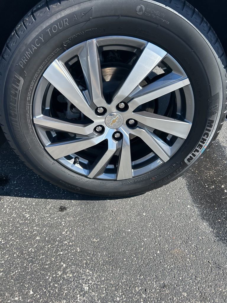 Used 2023 Chevrolet Equinox Premier image 18