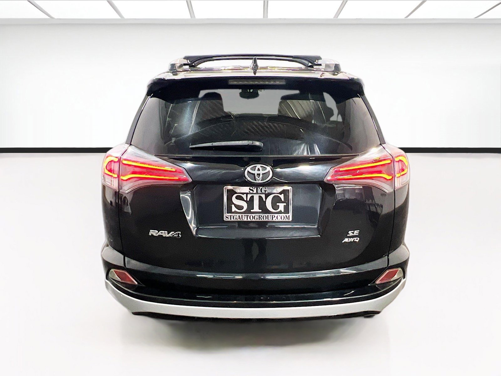 Used 2016 Toyota RAV4 SE w/ Protection Package AWD/4WD image 5