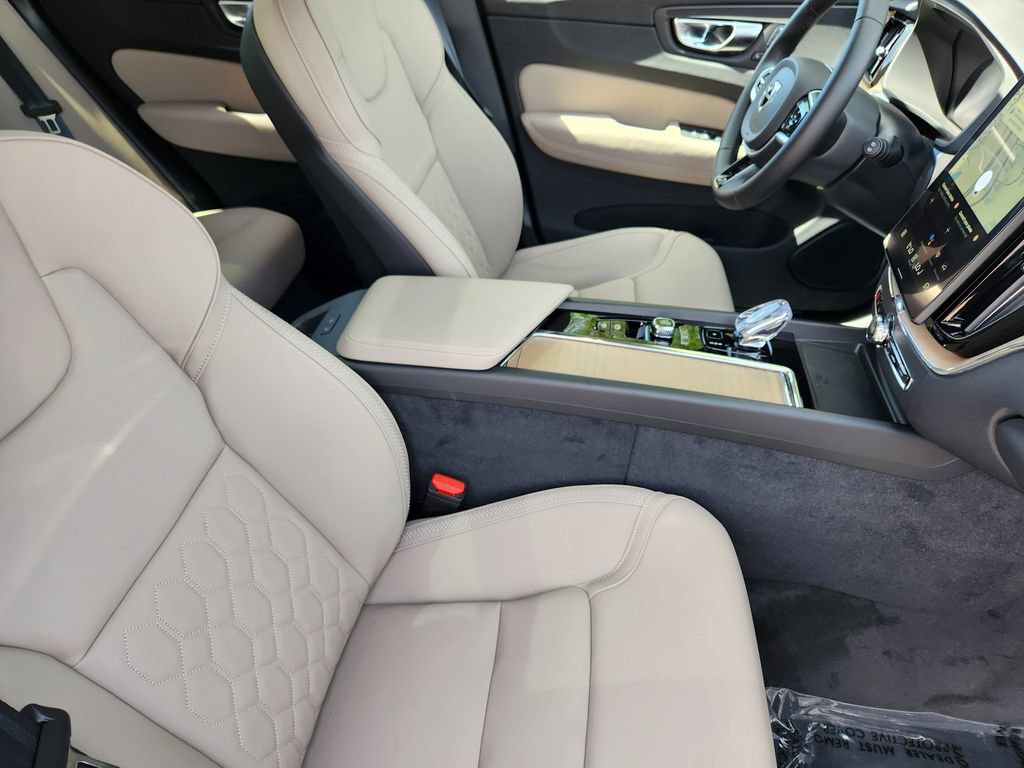 New 2026 Volvo XC60 B5 Plus w/ Protection Package Premier AWD/4WD image 5
