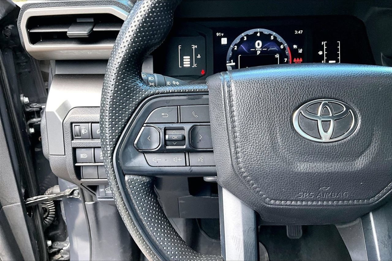 Used 2025 Toyota Tacoma SR5 RWD image 10