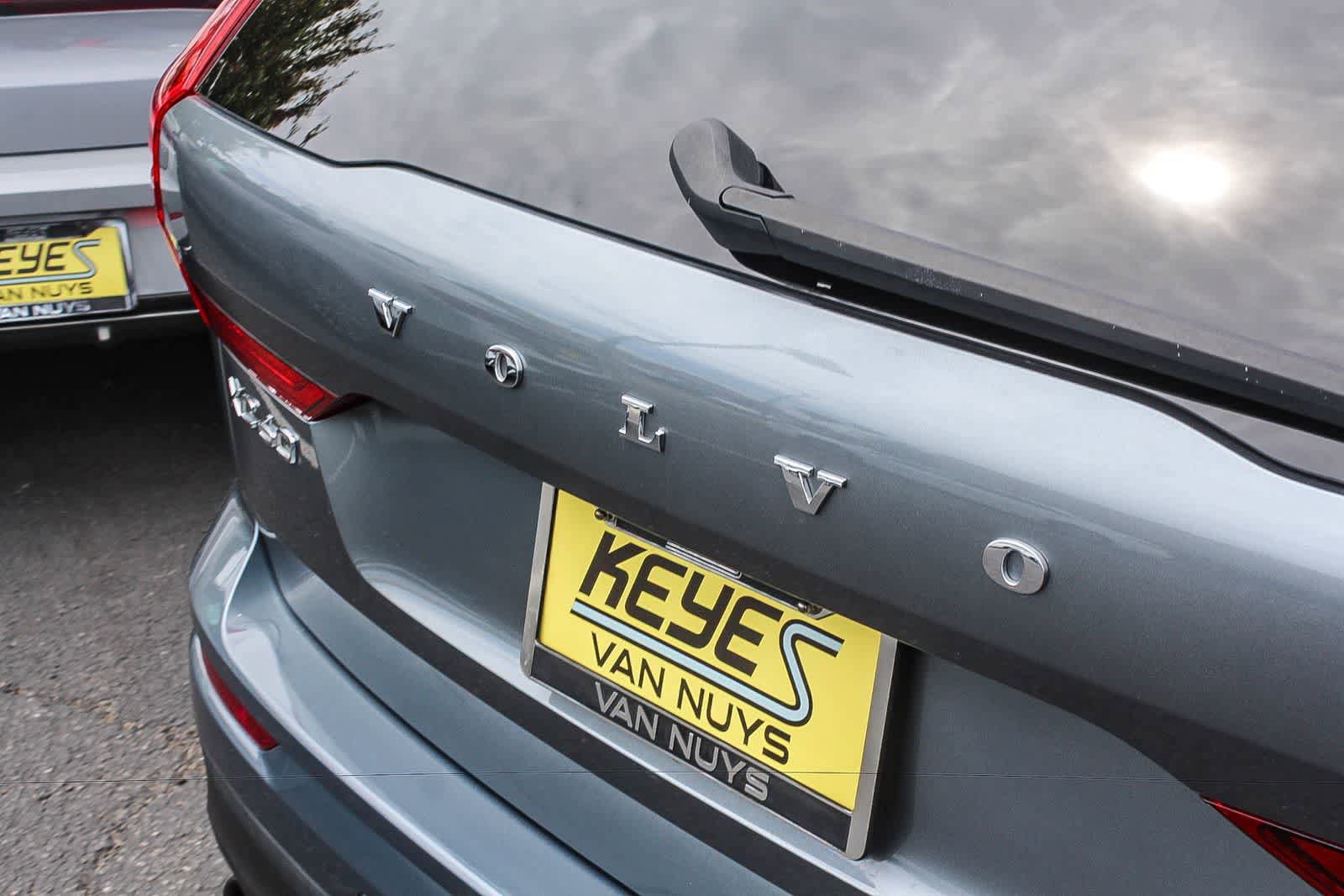 Used 2018 Volvo XC60 T8 Momentum AWD/4WD image 11
