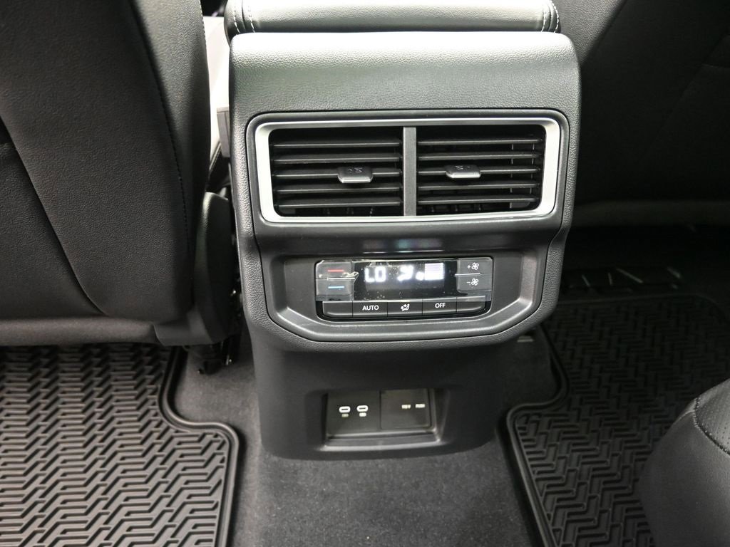 New 2026 Volkswagen Atlas SE image 21