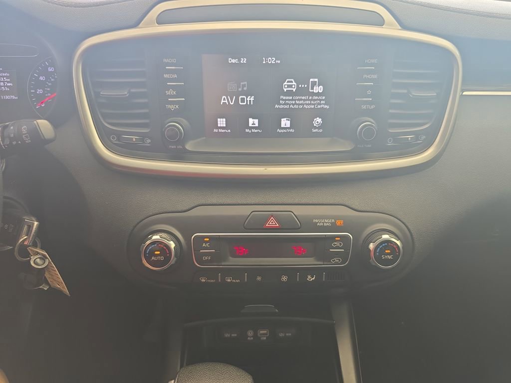 Used 2019 Kia Sorento LX image 24