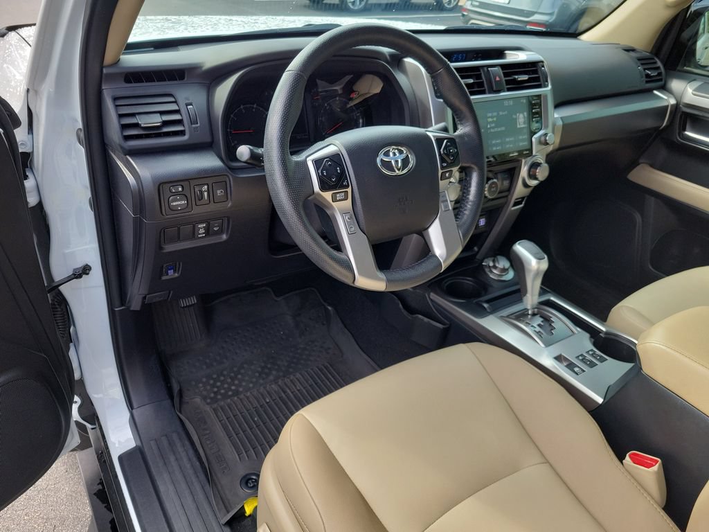 Used 2024 Toyota 4Runner SR5 Premium w/ Moonroof Package AWD/4WD image 23