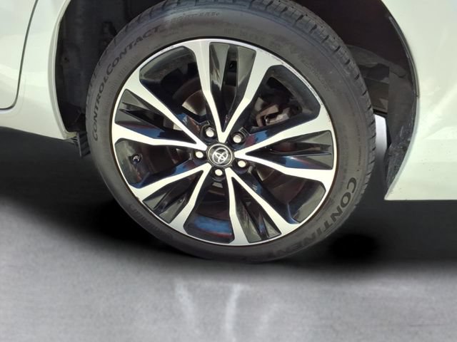 Used 2018 Toyota Corolla SE w/ Carpet Mat Package (TMS) FWD image 8