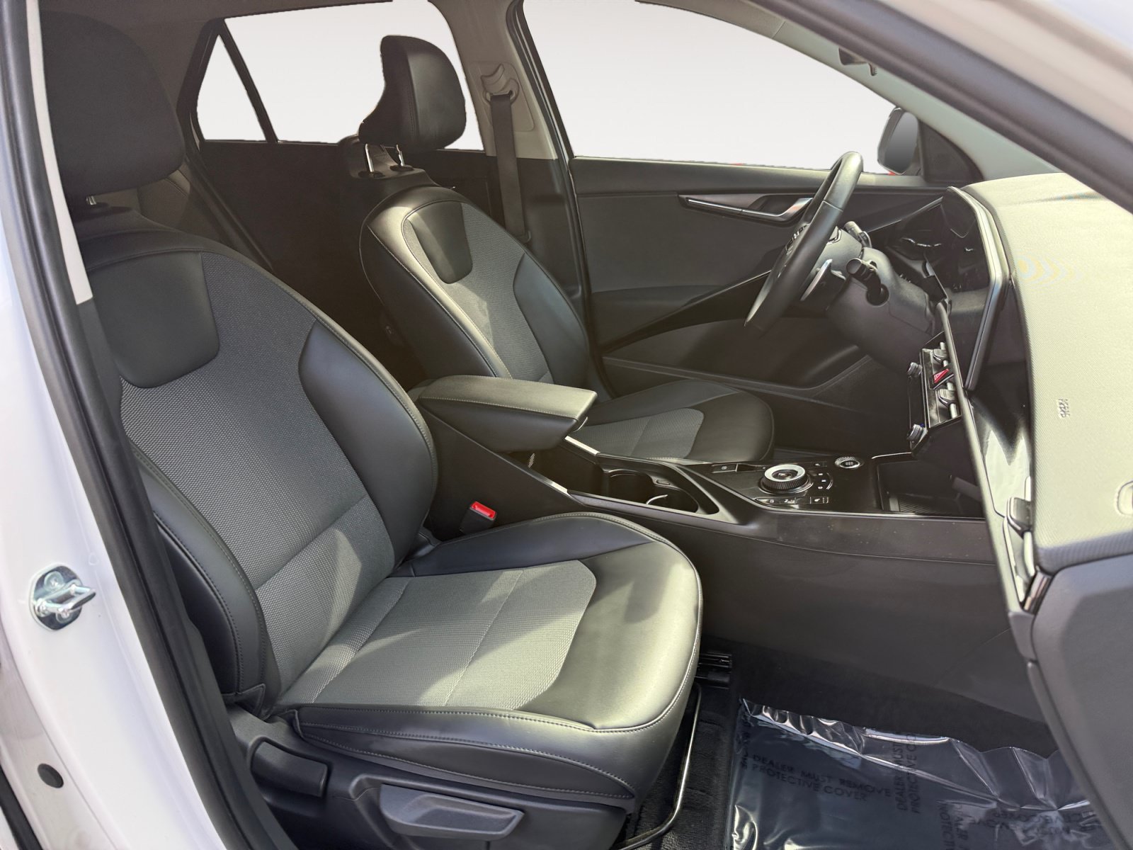 Used 2025 Kia Niro EX FWD image 19
