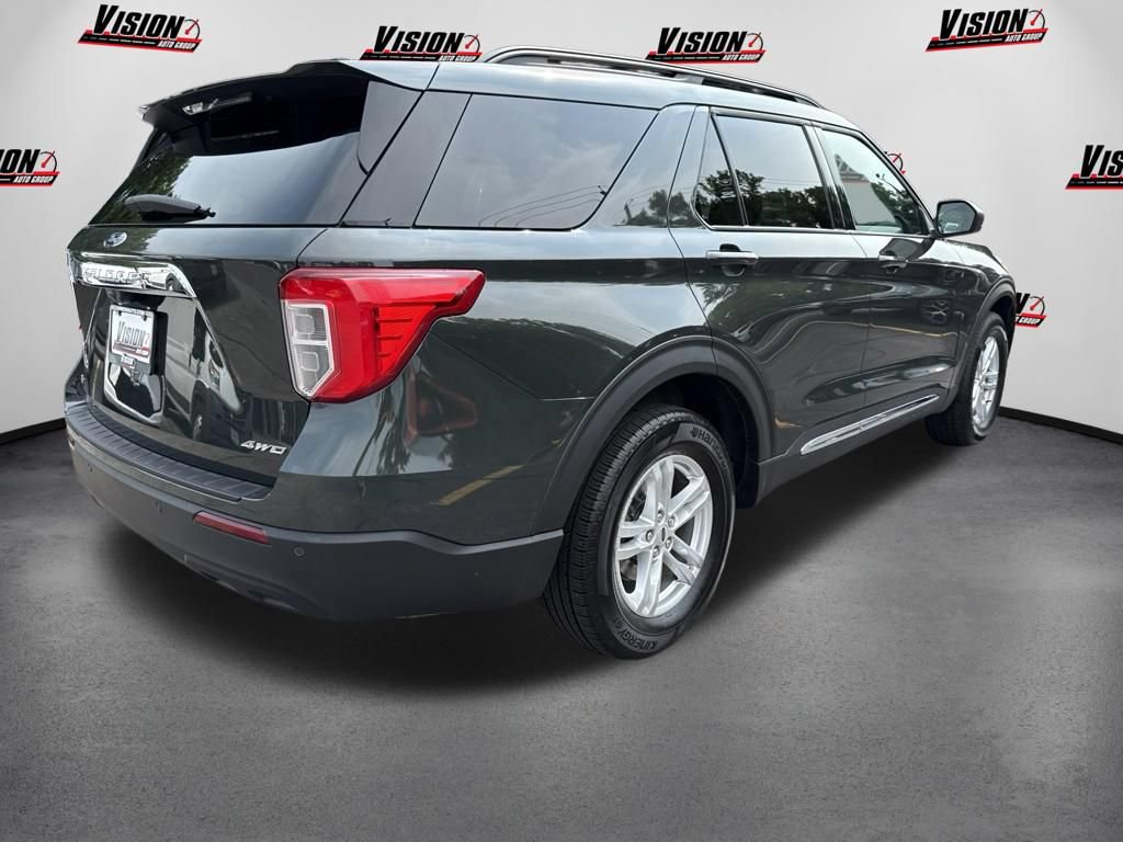 Used 2024 Ford Explorer XLT AWD/4WD image 5