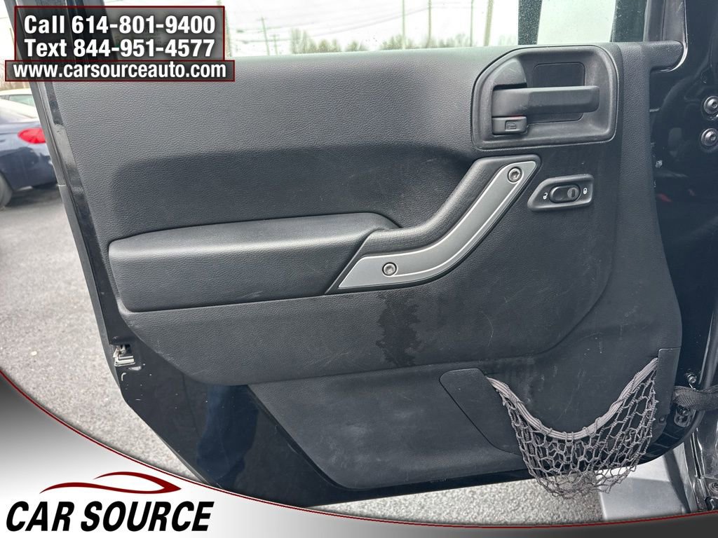 Used 2013 Jeep Wrangler Unlimited Sahara w/ Connectivity Group image 15