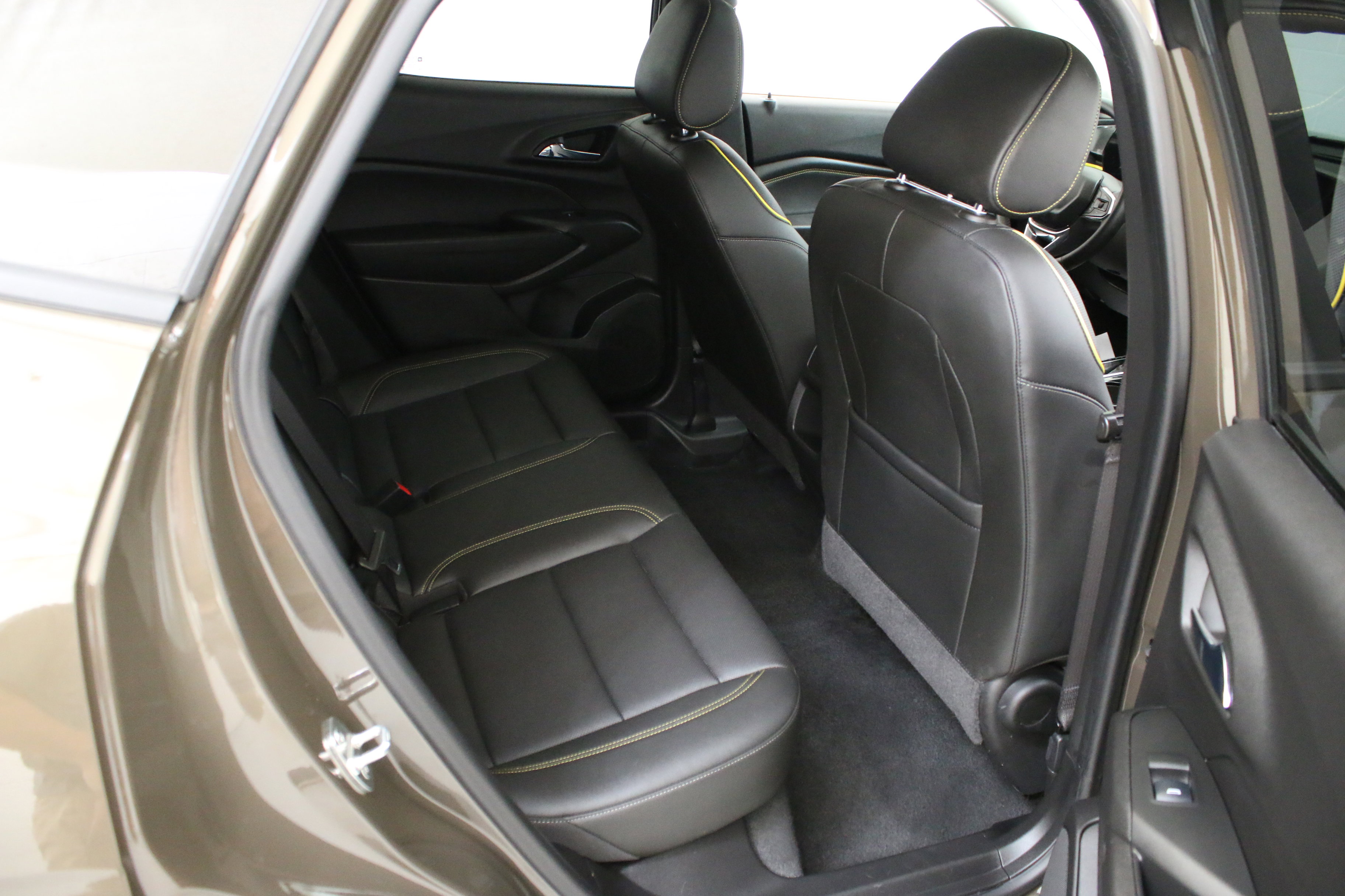 Used 2024 Chevrolet Trax ACTIV w/ Sunroof Package FWD image 31