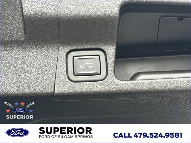 Used 2023 GMC Acadia SLE w/ Driver Convenience Package FWD image 12