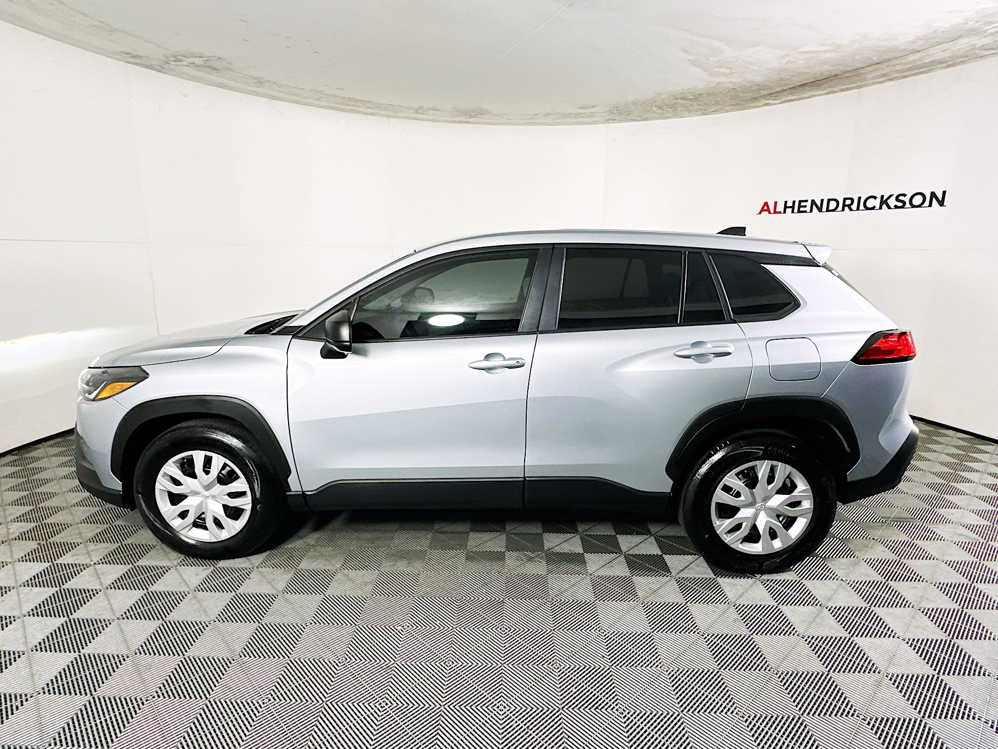 Used 2024 Toyota Corolla Cross L image 6