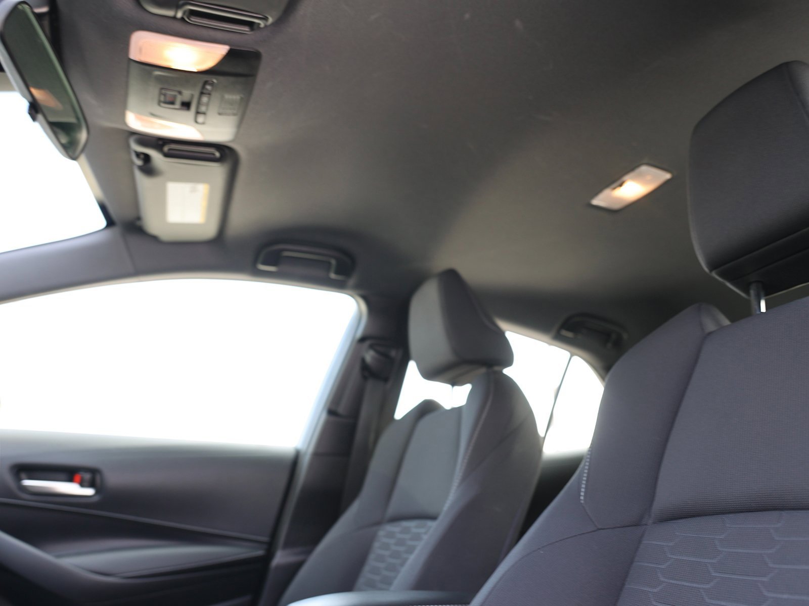 Used 2020 Toyota Corolla SE w/ SE Preferred Package image 19